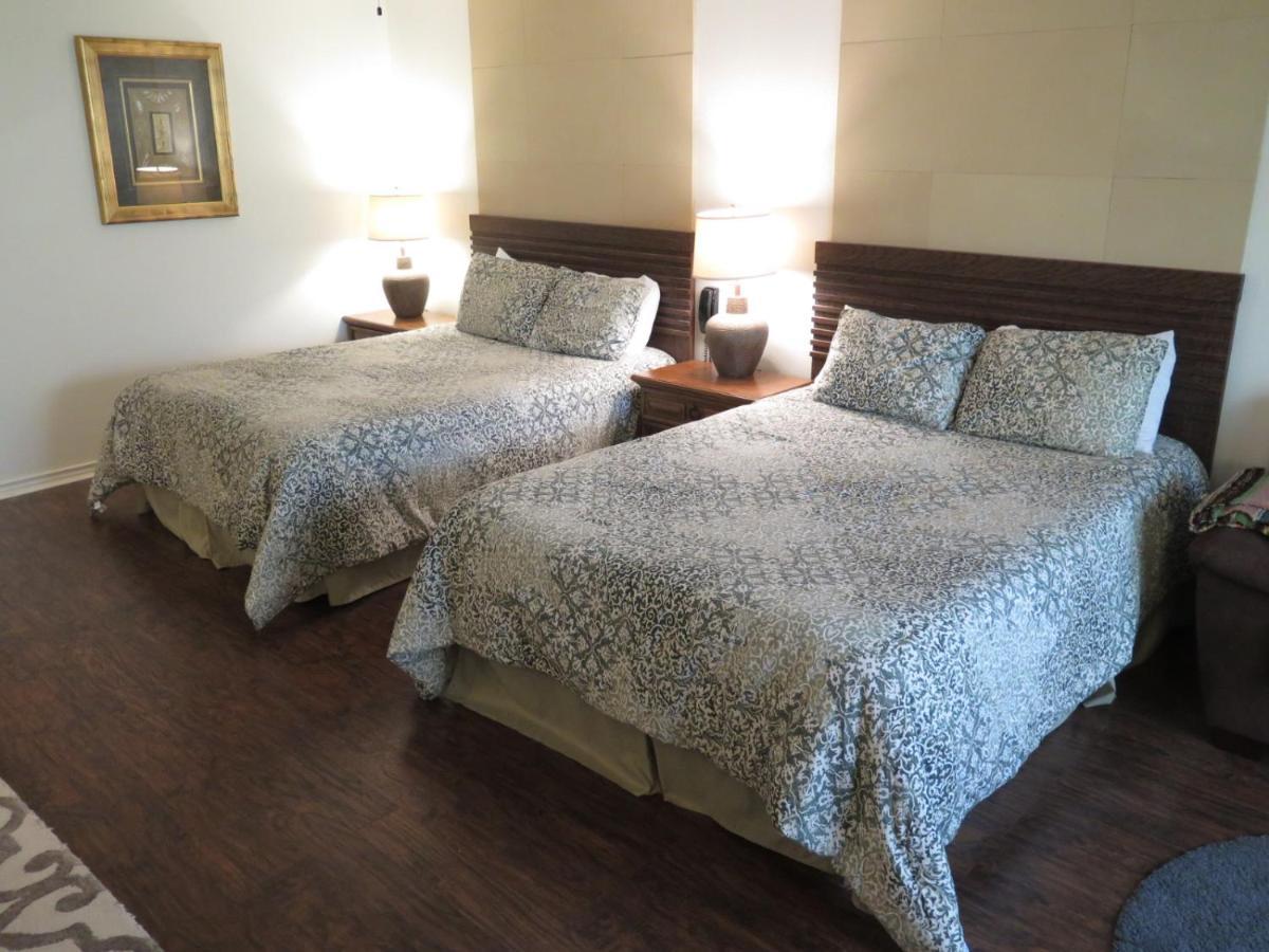 Hotel & Bar Wimberley