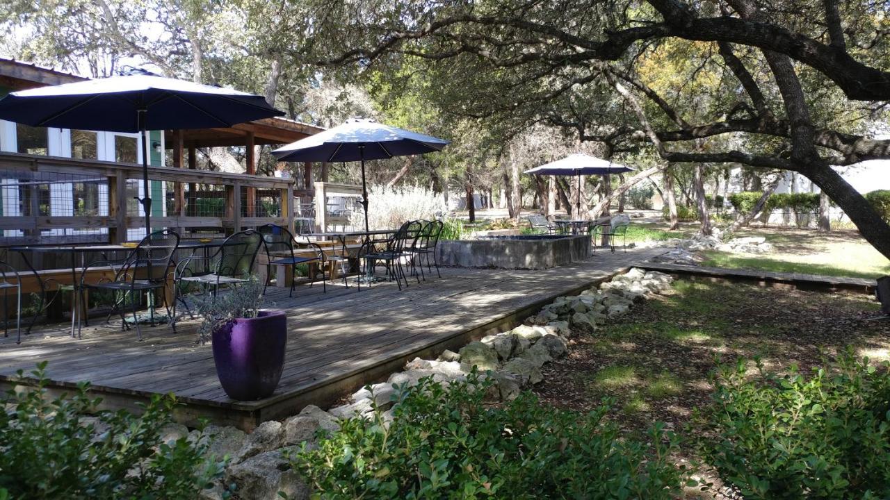 & Bar Wimberley