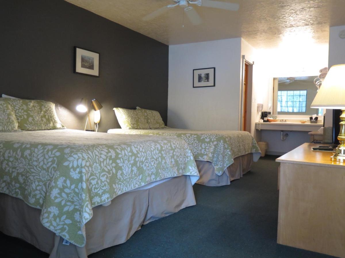 & Bar Hotel Wimberley