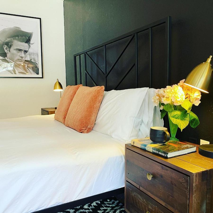 & Bar Hotel Wimberley