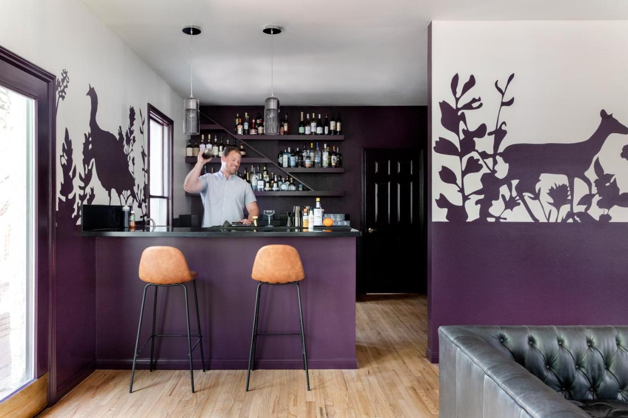 & Bar Hotel Wimberley