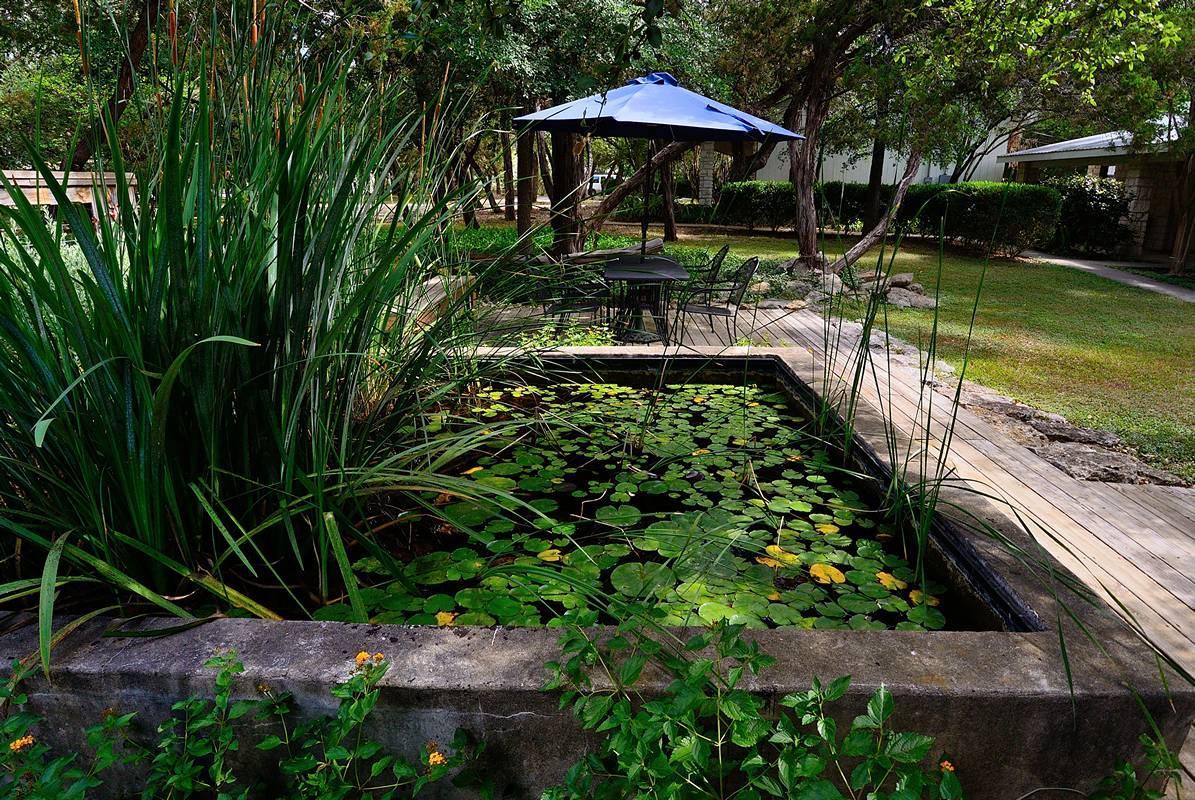 Hotel & Bar Wimberley